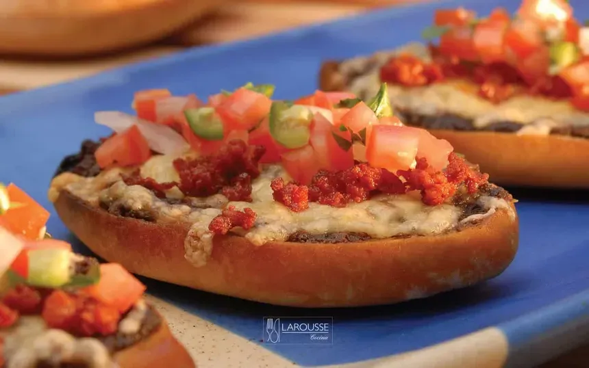 Molletes Gratinados